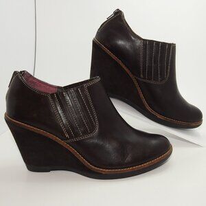 Hush Pupplies Ankle Booties with 3.5" Heel Sz 10